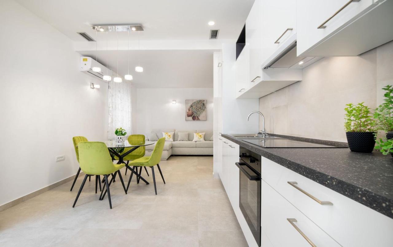 Apartment Amadeo Split Exterior photo